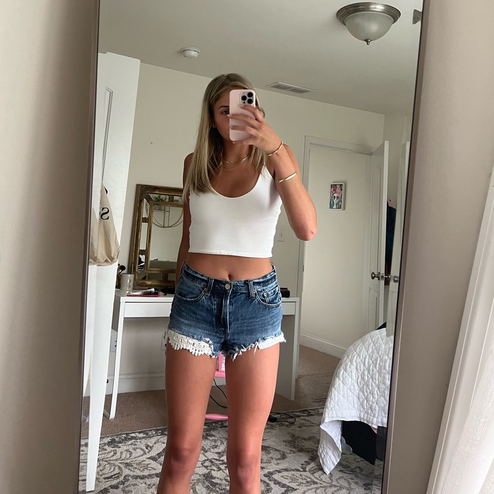 FREE PEOPLE MID RISE SHORTS